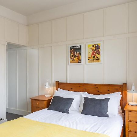 Bed and Breakfast The Kings Head Wye Esterno foto