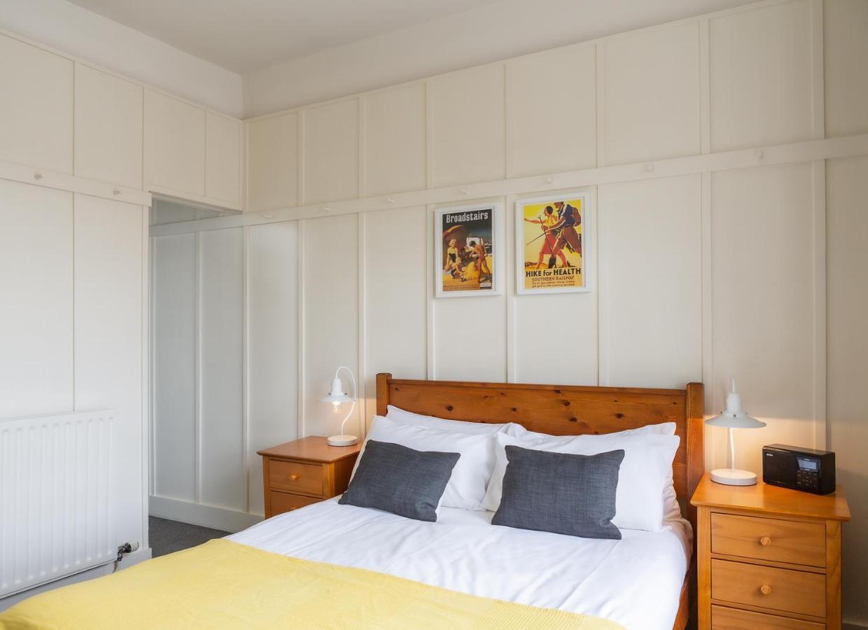 Bed and Breakfast The Kings Head Wye Esterno foto
