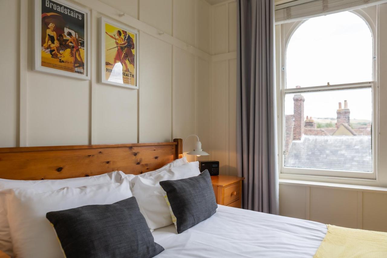 Bed and Breakfast The Kings Head Wye Esterno foto