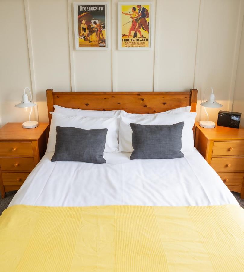 Bed and Breakfast The Kings Head Wye Esterno foto