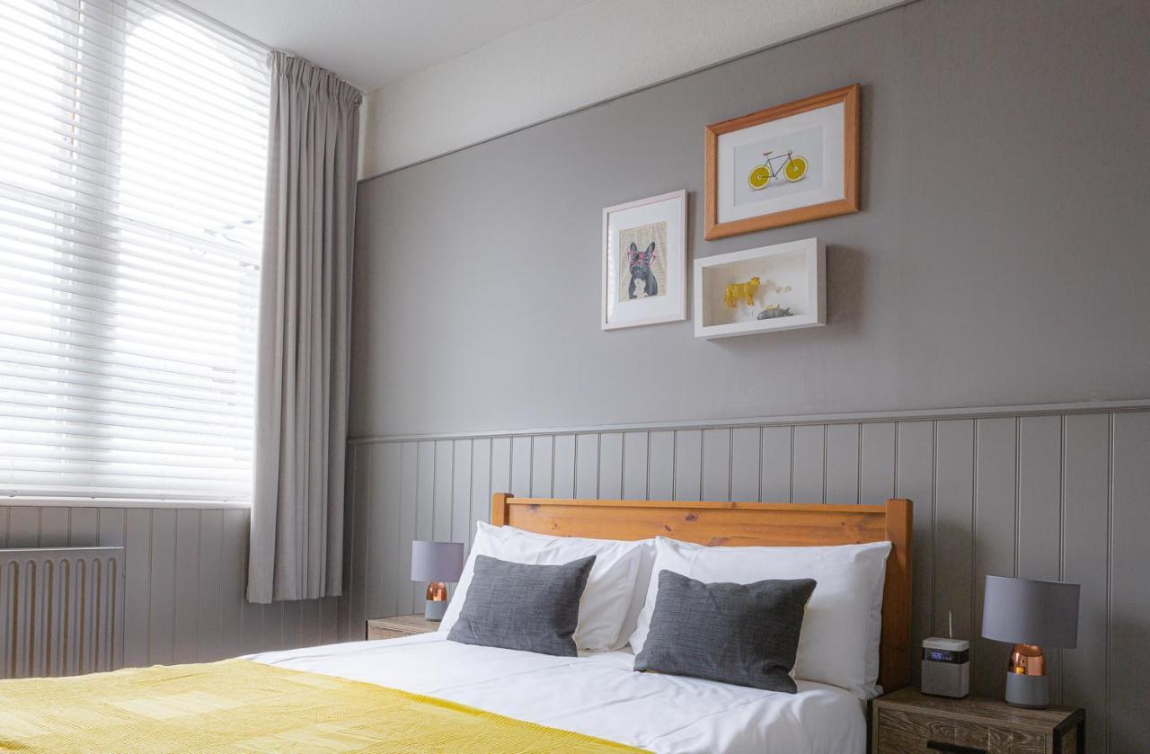 Bed and Breakfast The Kings Head Wye Esterno foto